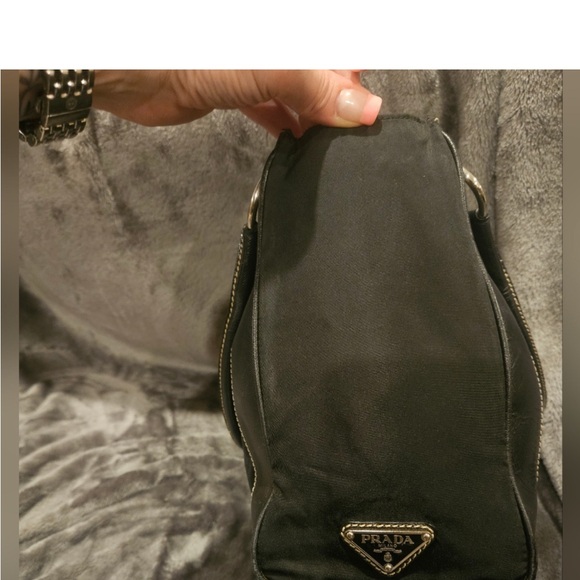 Low start. PRADA Nylon Shoulder Bag. EUC Pre-loved H:9.25" × W:11.5" COA - Picture 4 of 12